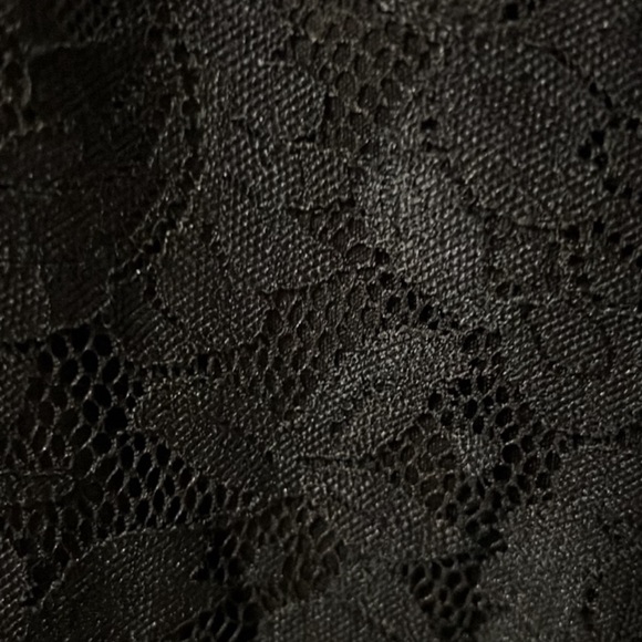 Lace Soaked In Luxury Black. Blouse size XL. Fully lined - Picture 4 of 5